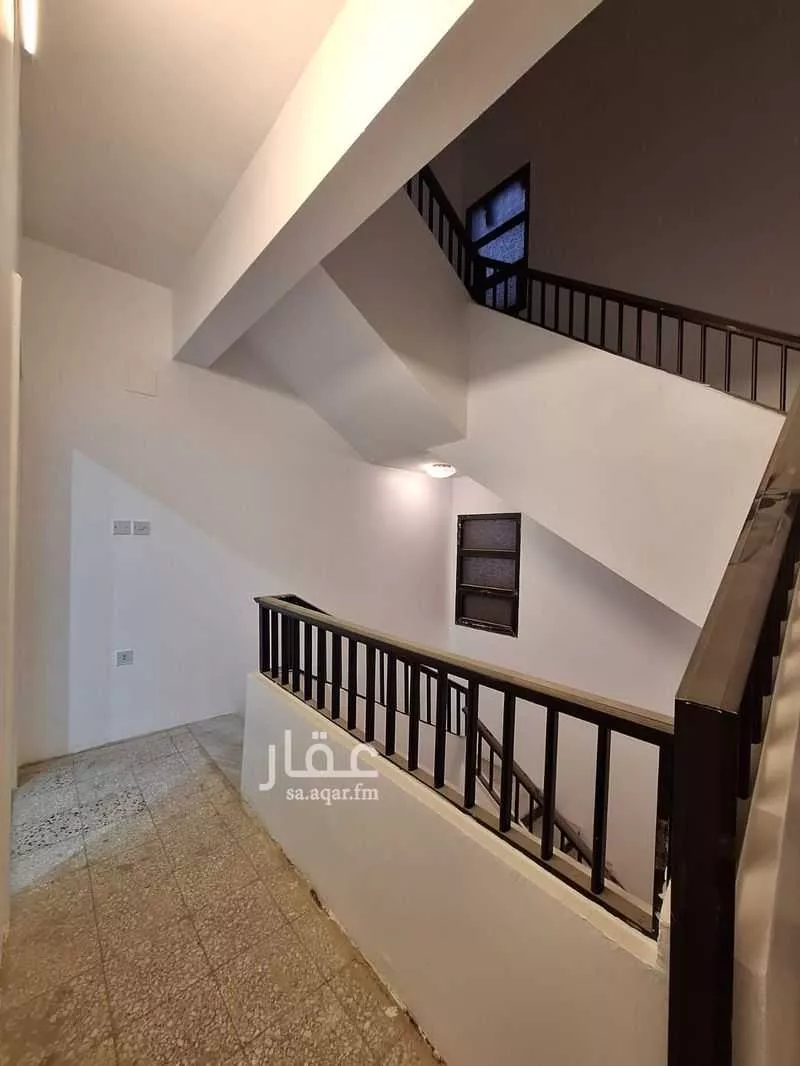 فيلا 6 غرف في ام الحمام الشرقي 9