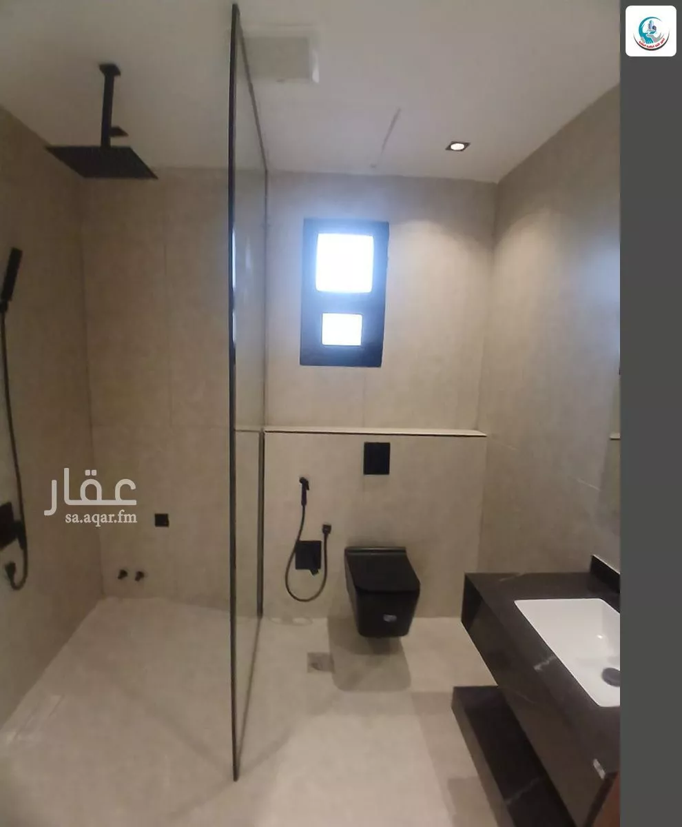 فيلا 10 غرف في الشرق 11