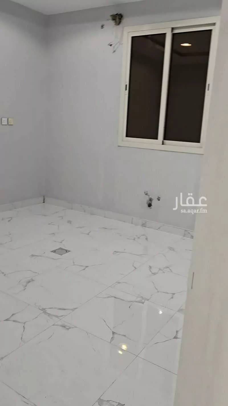 شقة 3 غرف في ضاحية الملك فهد 8