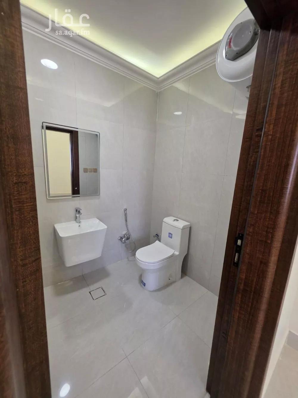4 bedroom floor in Al Qairawan 8