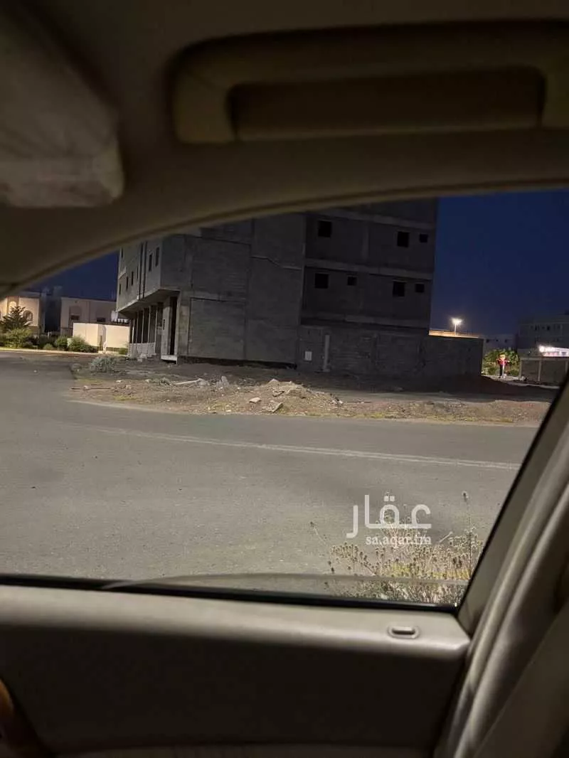 أرض 674 م² في الدفاع 2