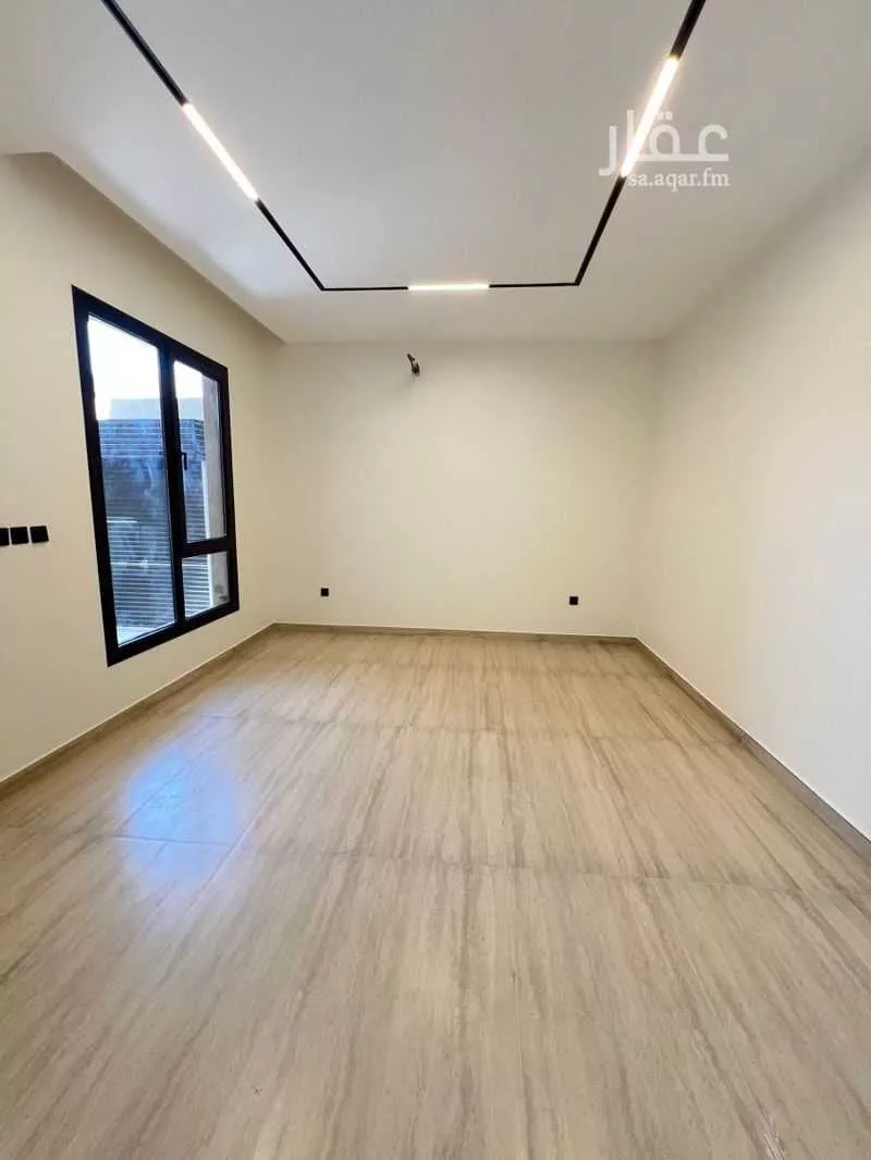 فيلا 5 غرف في الشراع 3