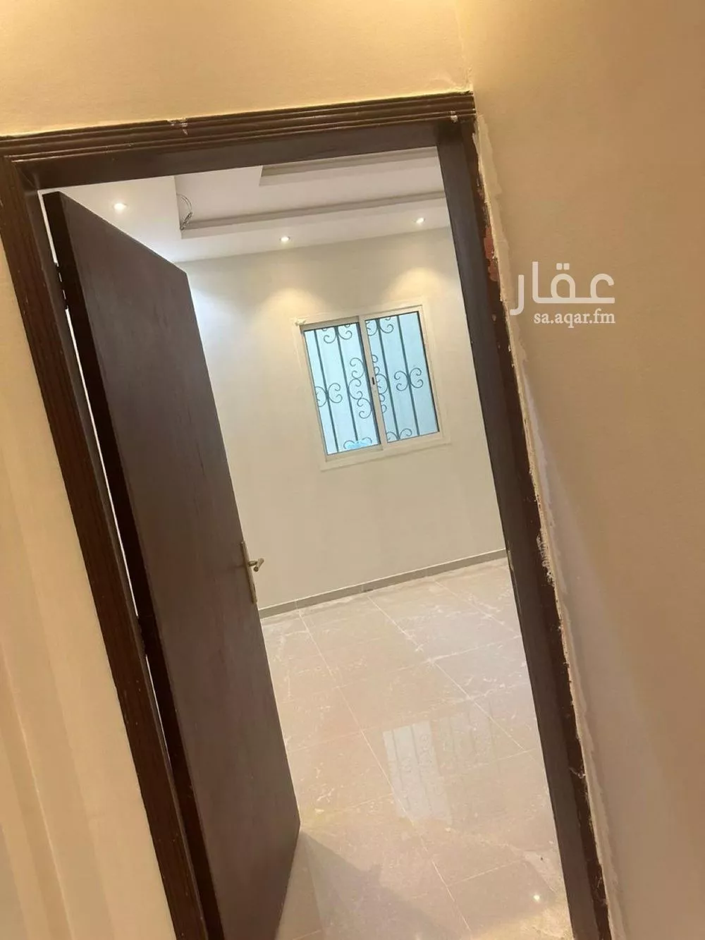 شقة 3 غرف في الرمال 4