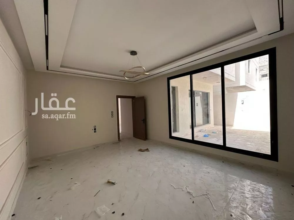 فيلا 7 غرف في الشراع 4