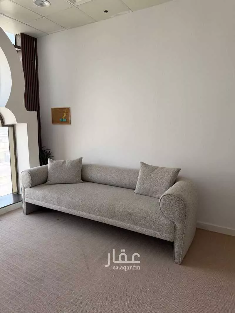 مكتب 86 م² في العليا 4