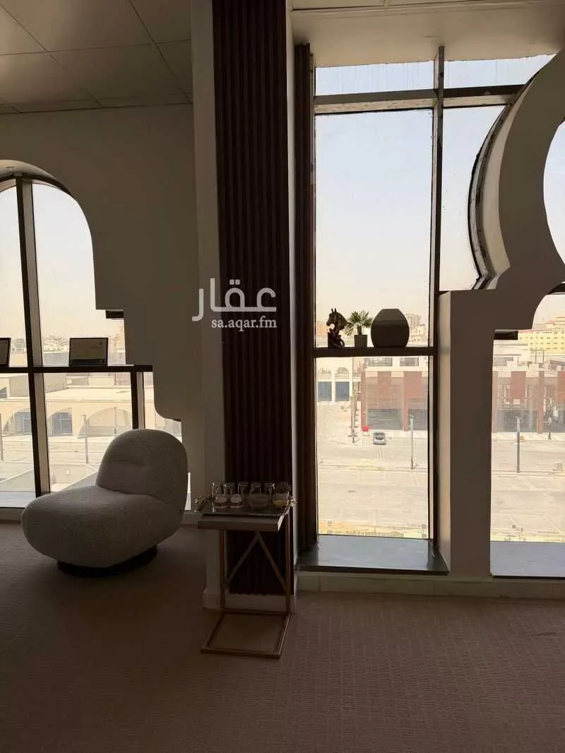 مكتب 86 م² في العليا 7