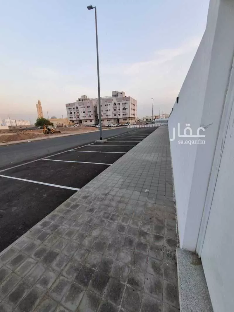 4000 sqm shop in Al Dhahirah 3