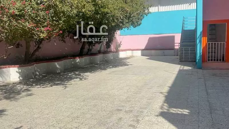 7 bedroom villa in Al Aziziyah 2