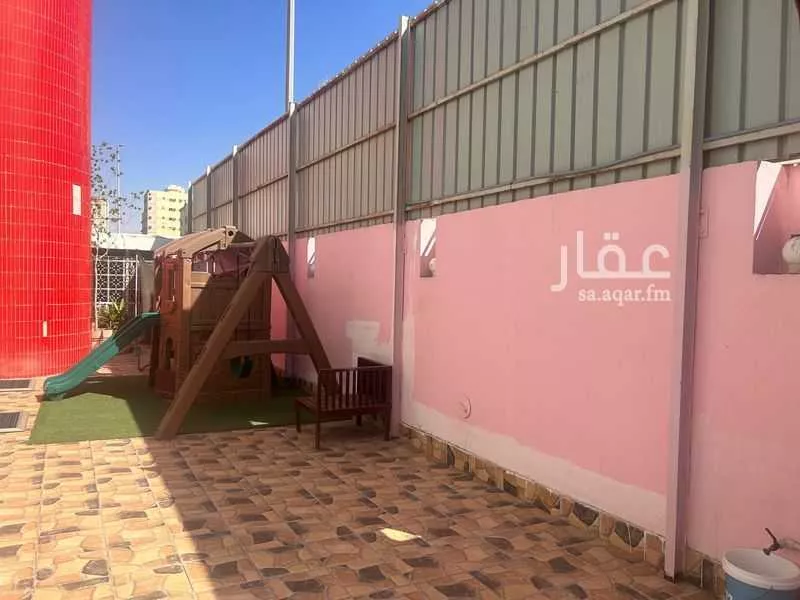 7 bedroom villa in Al Aziziyah 4