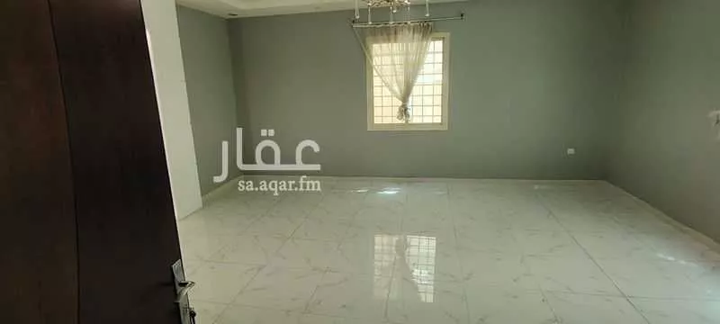 فيلا 7 غرف في طيبة 3