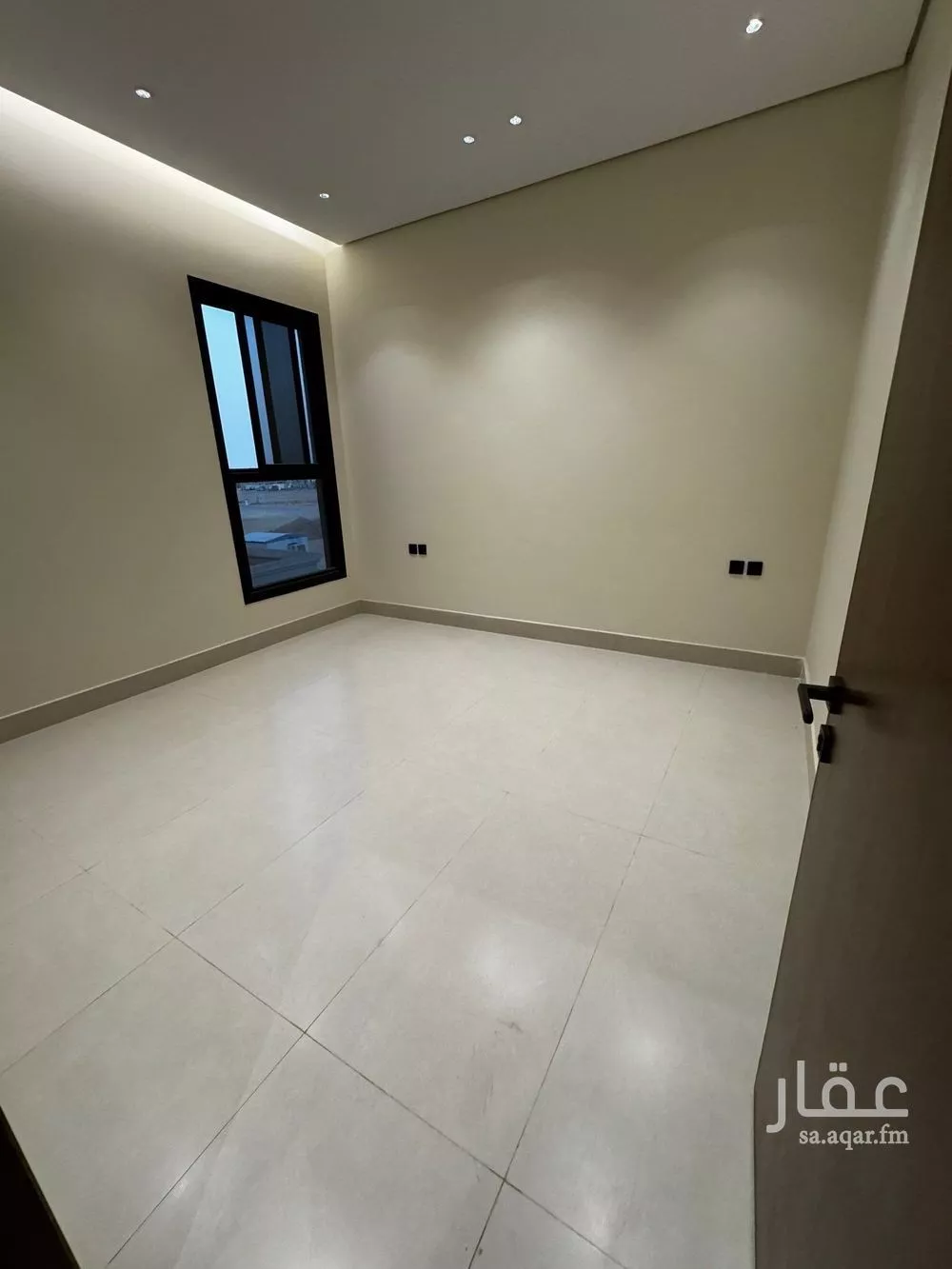 دور 10 غرف في الرمال 18