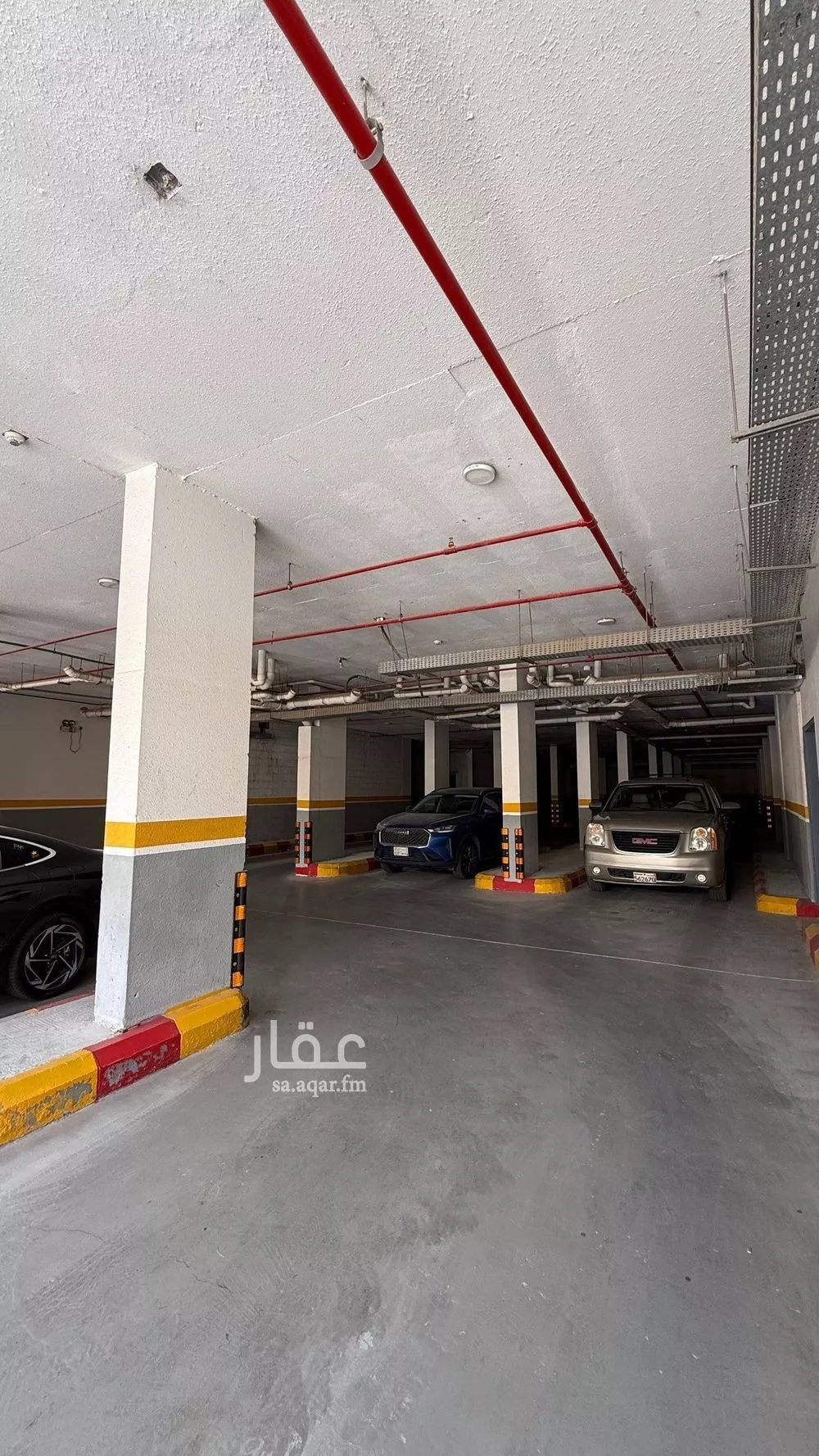 2177 sqm office in Al Qusur 4