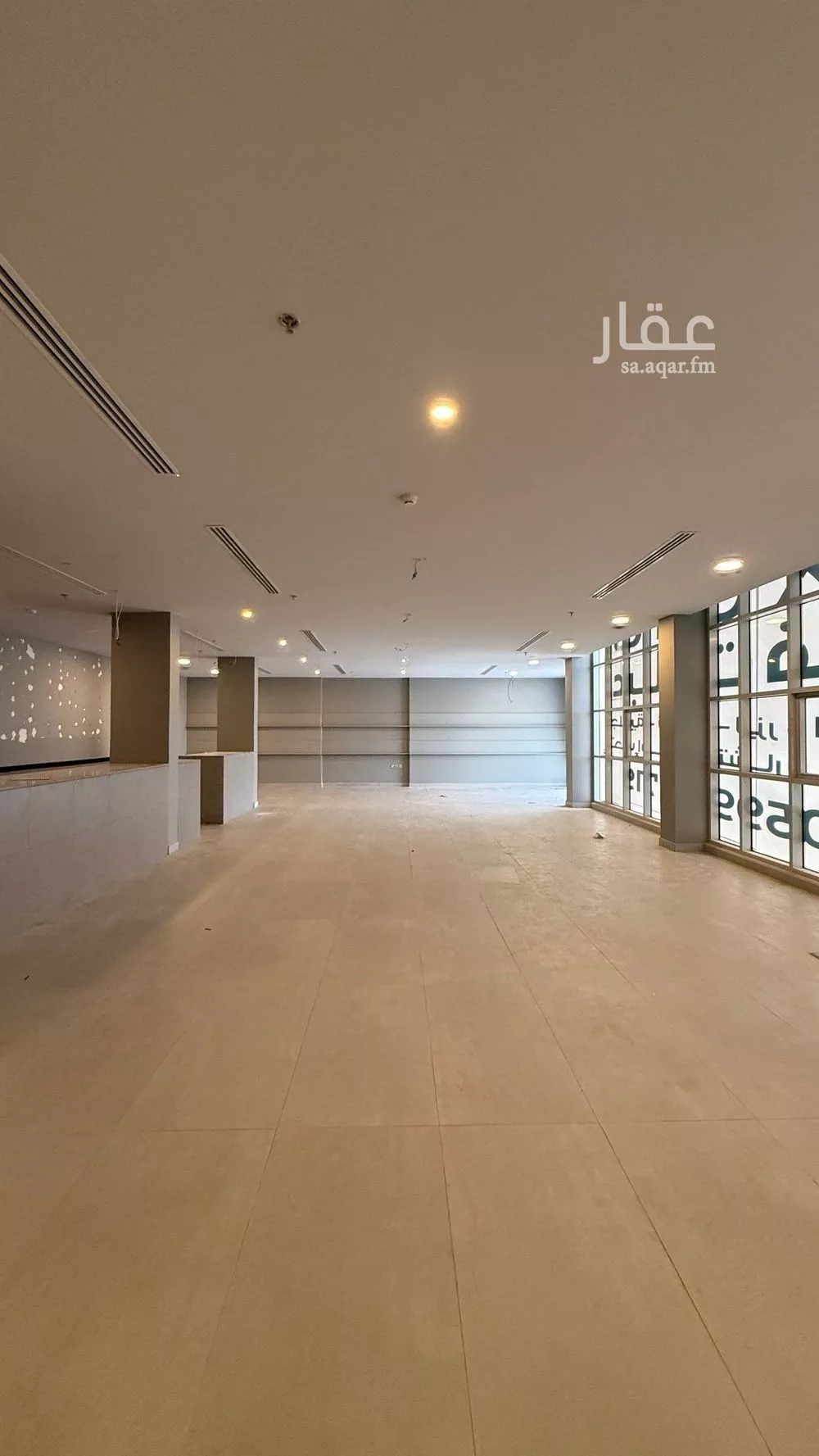 2177 sqm office in Al Qusur 7