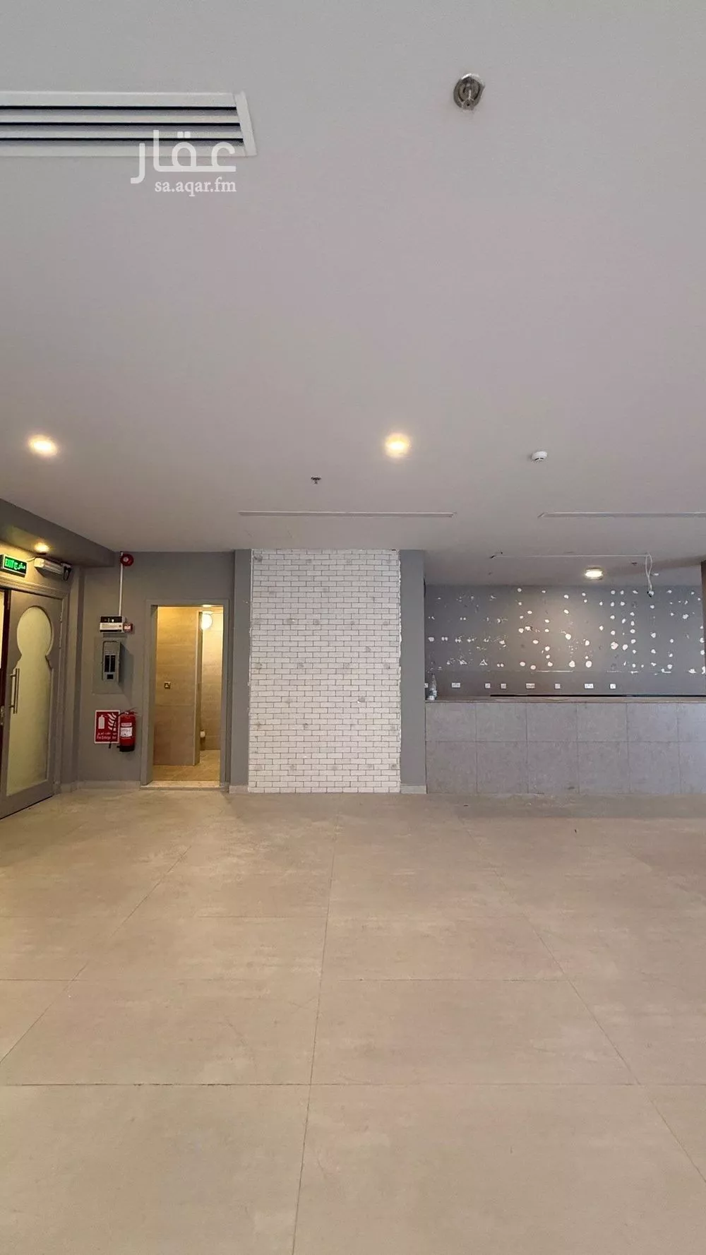 2177 sqm office in Al Qusur 8