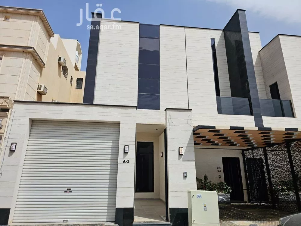 4 bedroom floor in Al Rimal 8
