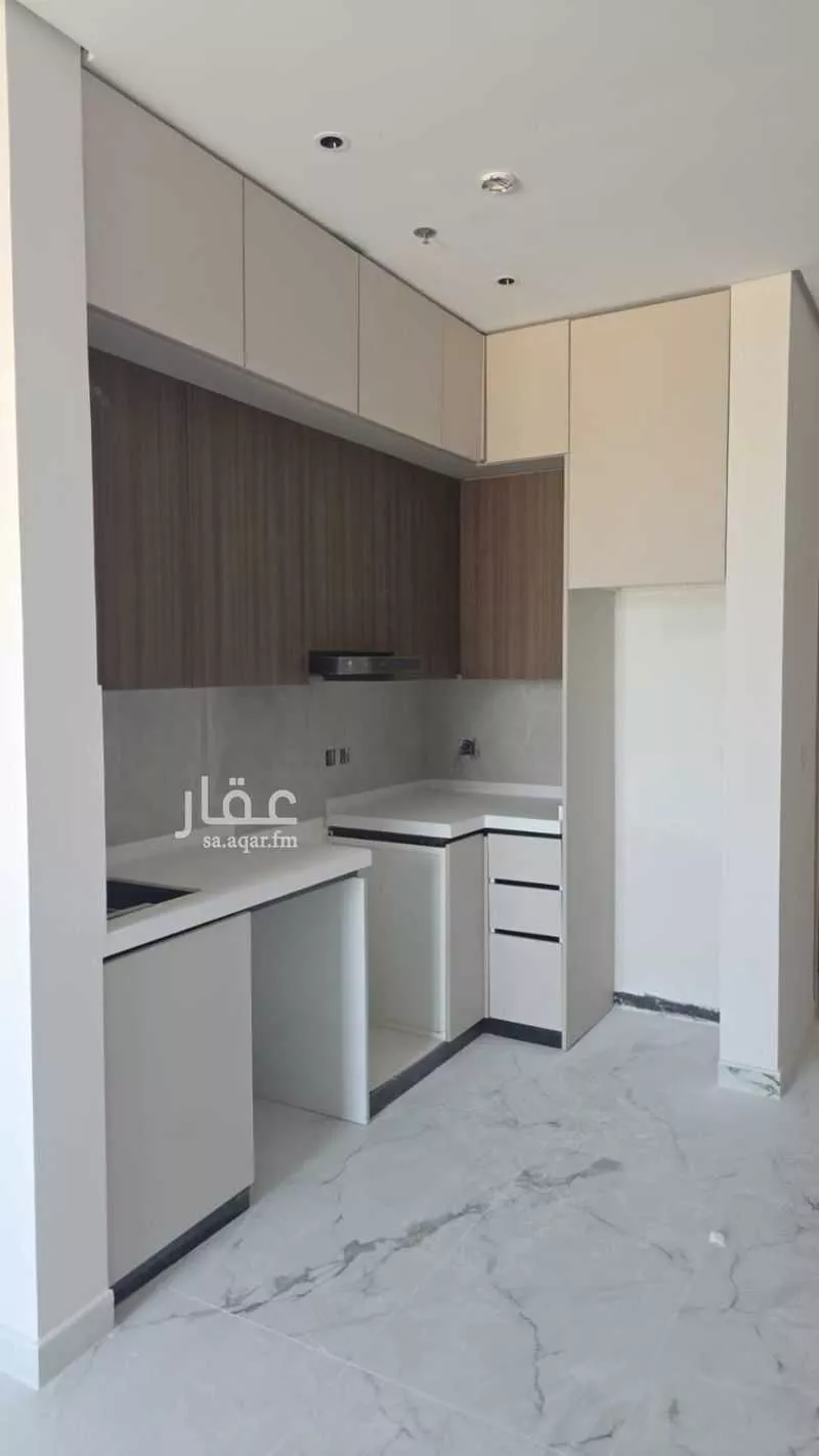 عمارة 1284 م² في الملز 6