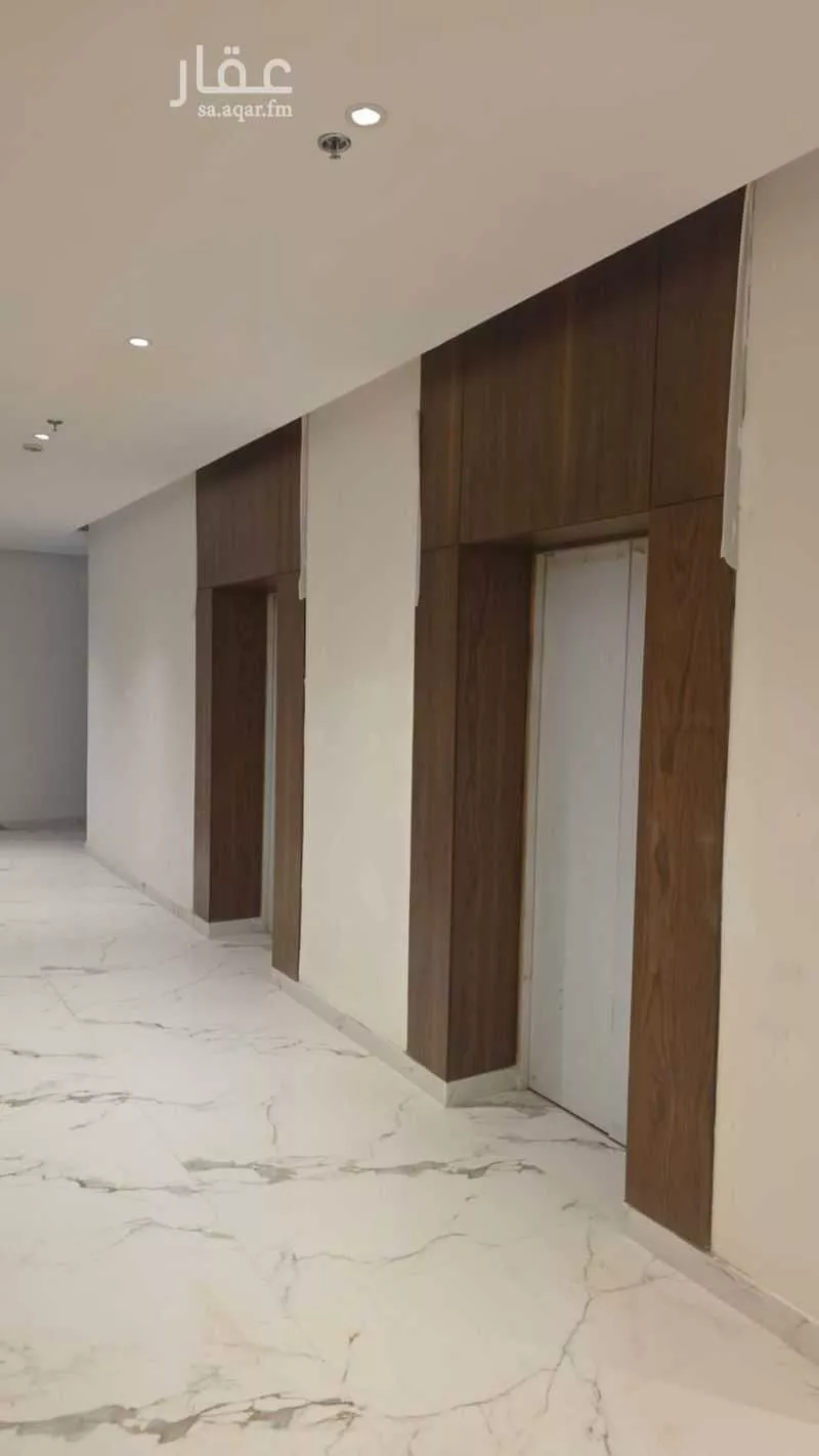 عمارة 1284 م² في الملز 7