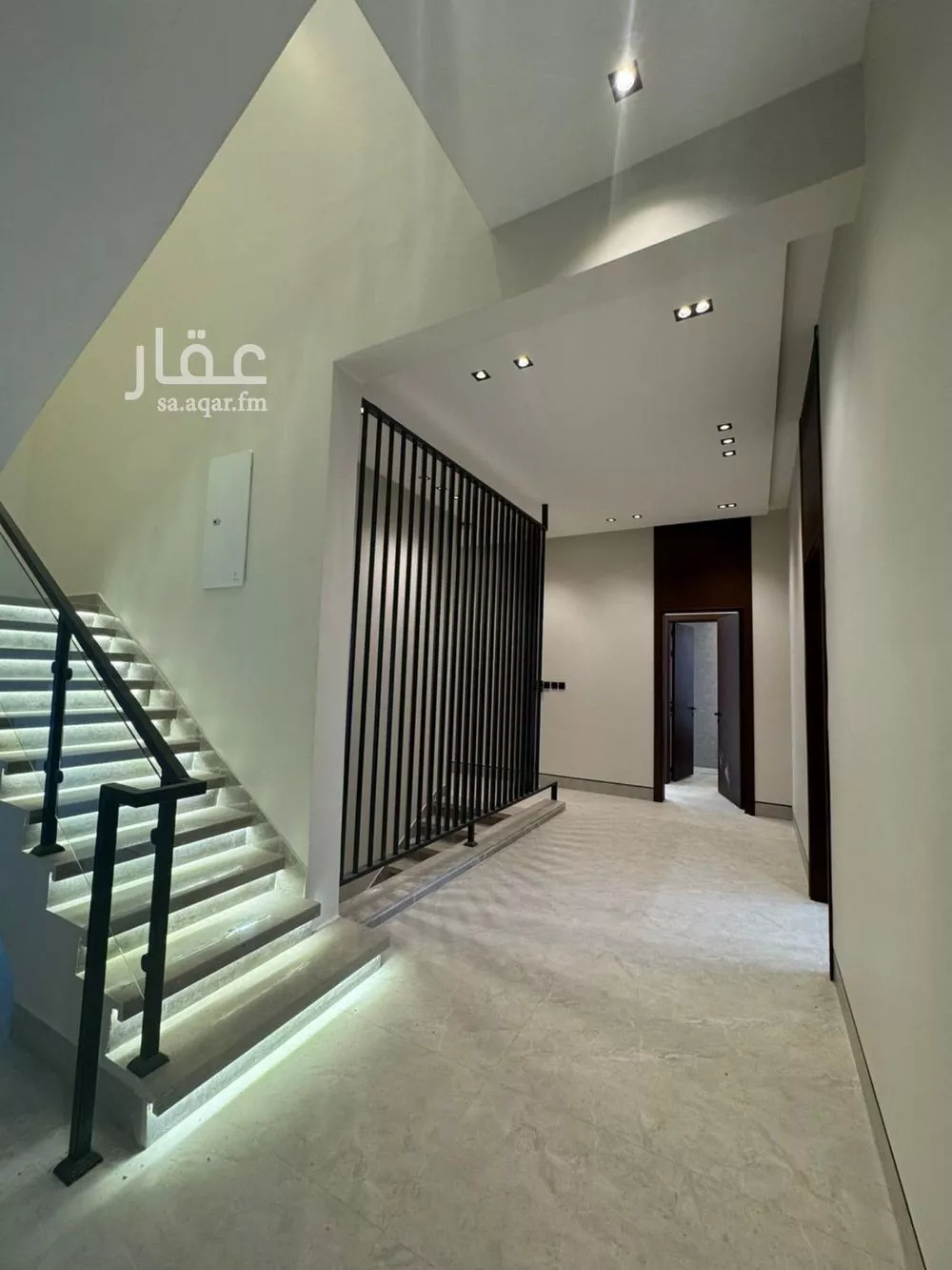 فيلا 18 غرف في الرمال 13