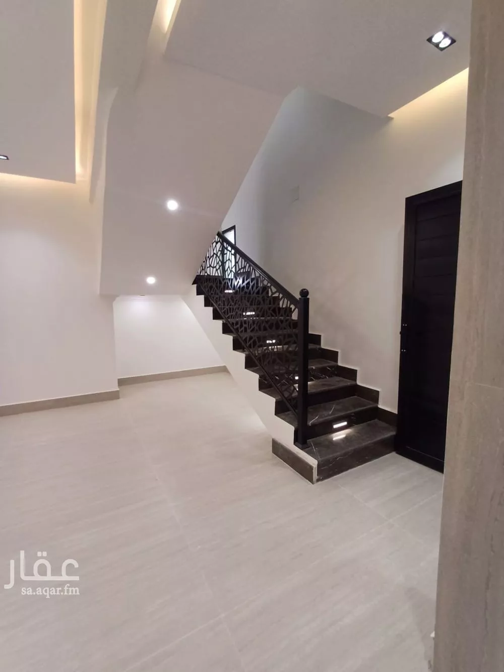فيلا 5 غرف في البرية 4