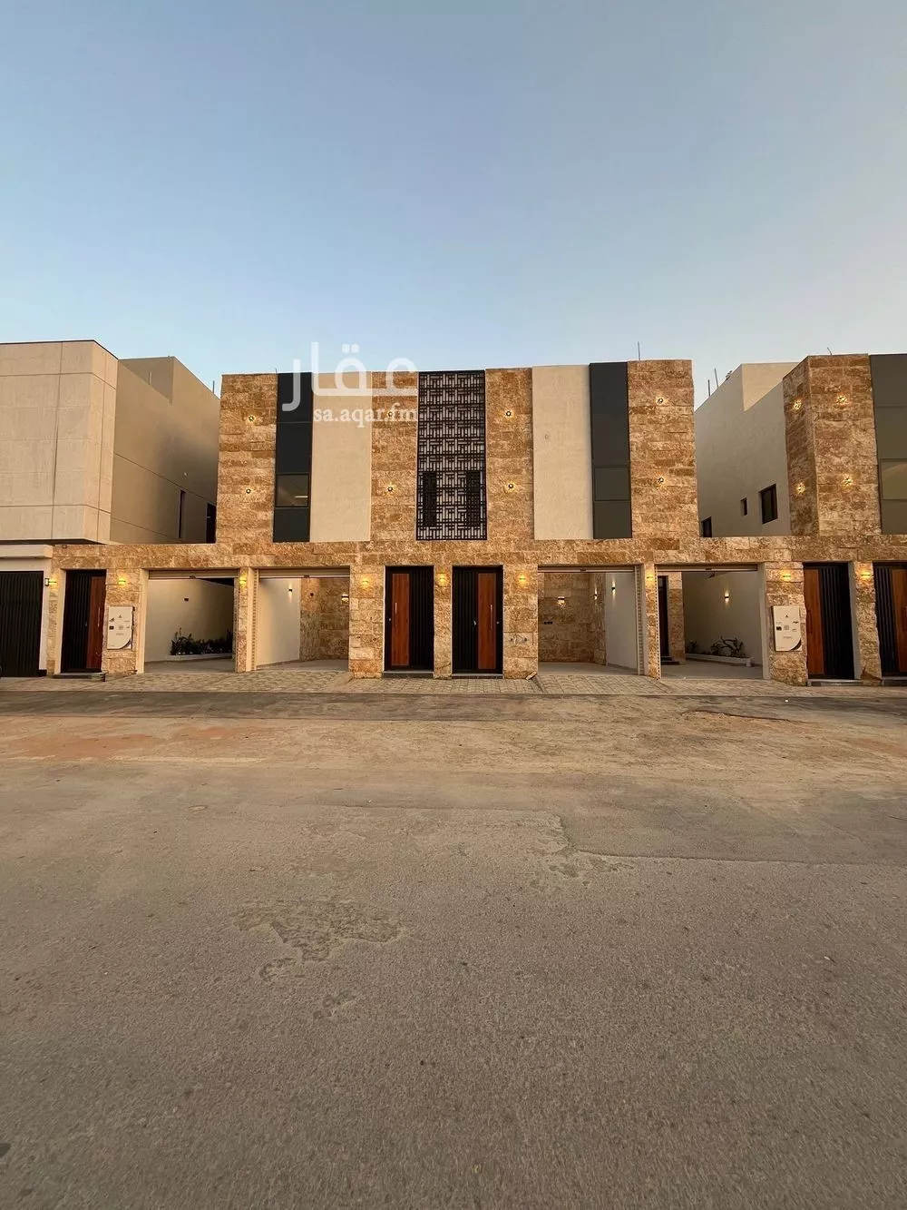 فيلا 4 غرف في الجنادرية 3