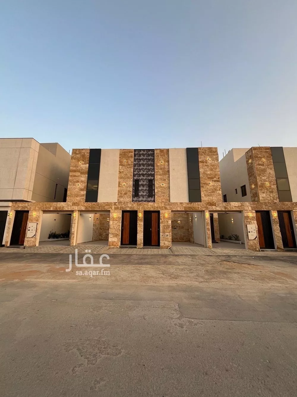 فيلا 4 غرف في الجنادرية 2