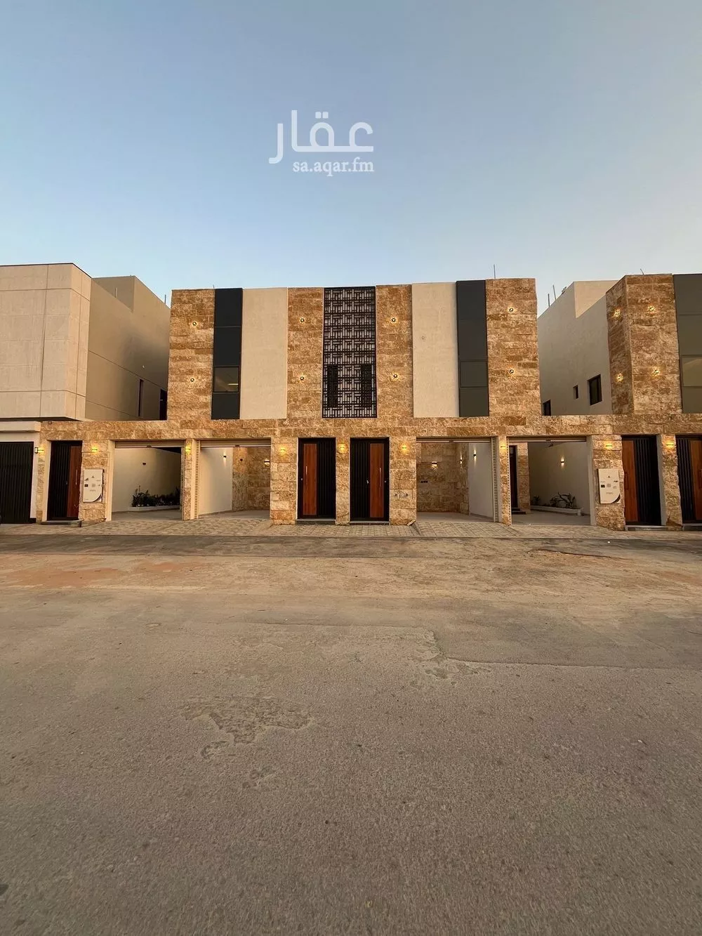 فيلا 4 غرف في الجنادرية 3