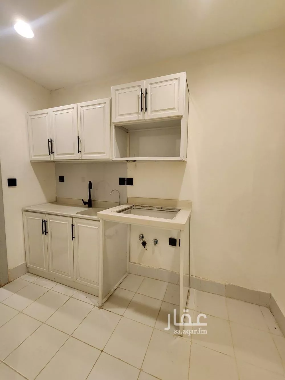 دور 1 غرف في الملقا 4