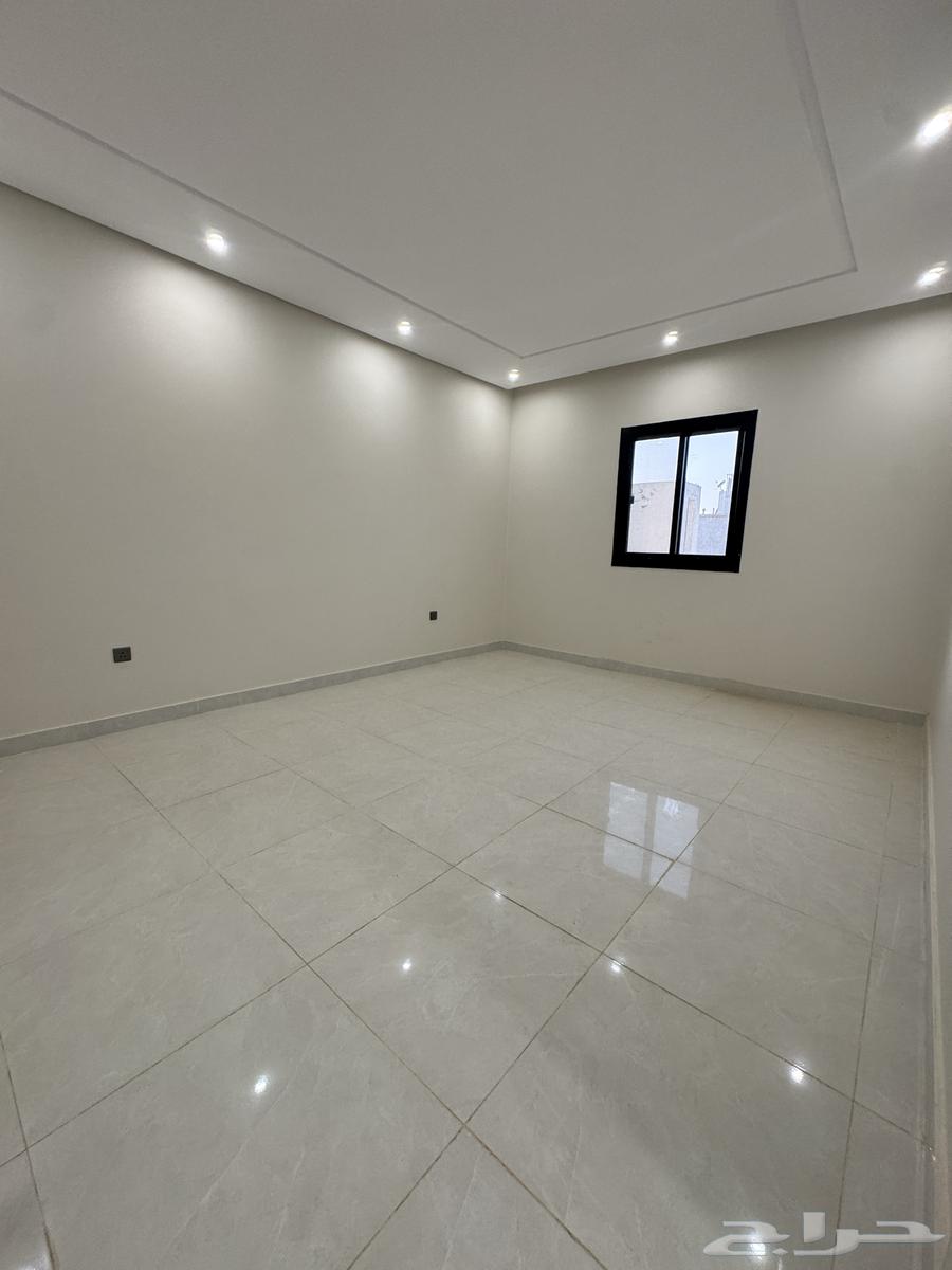 4 bedroom apartment in Al Rabwa 8