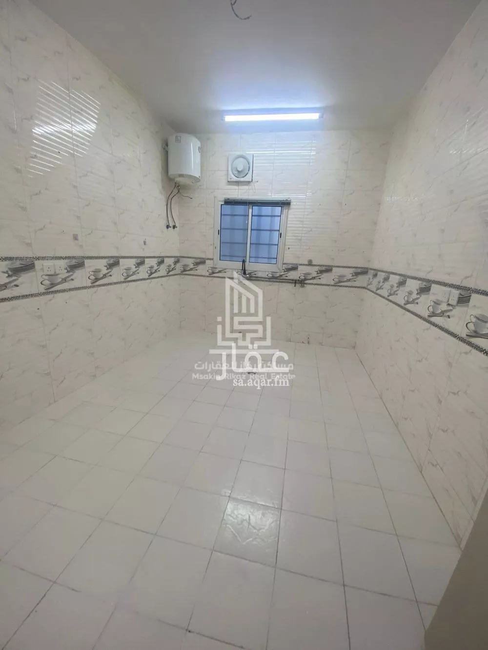 دور 3 غرف في السعادة 8