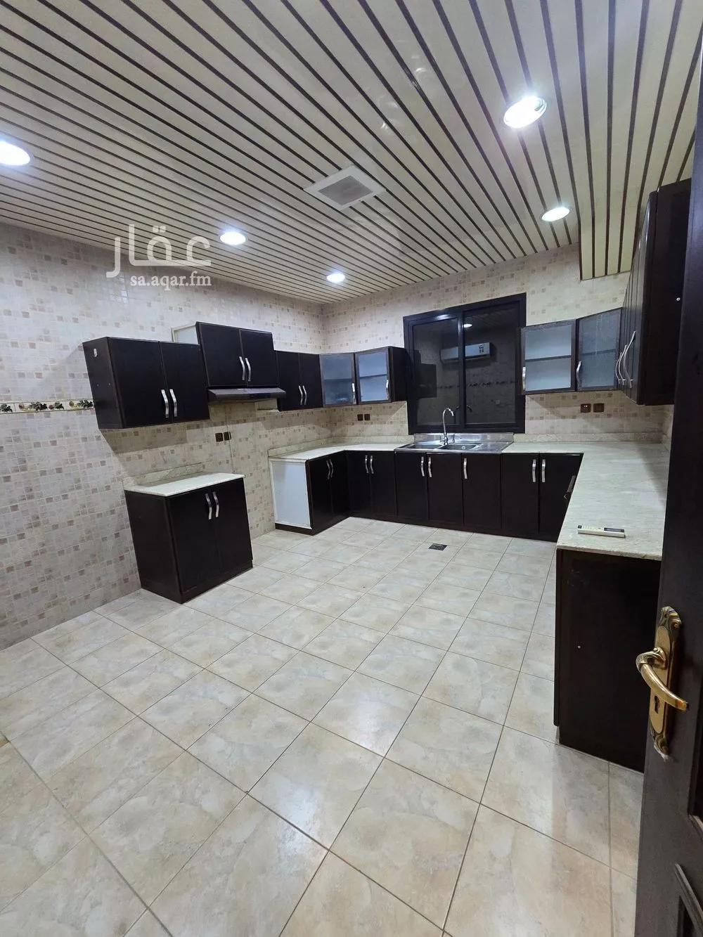 فيلا 5 غرف في الملقا 17