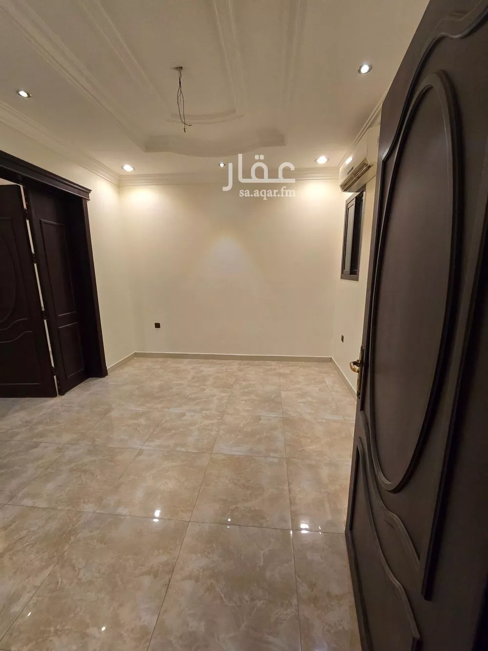 فيلا 5 غرف في الملقا 19