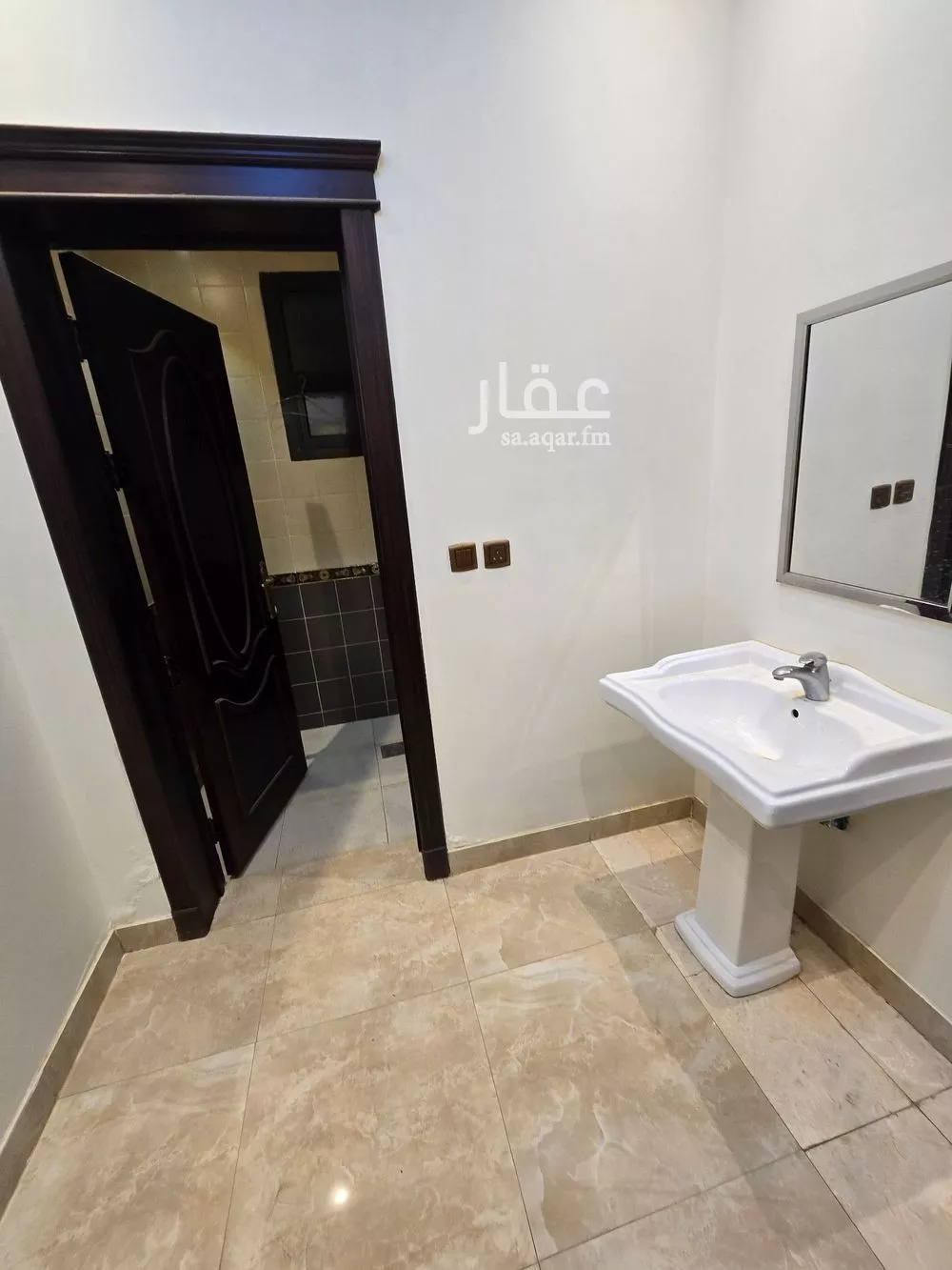 فيلا 5 غرف في الملقا 4