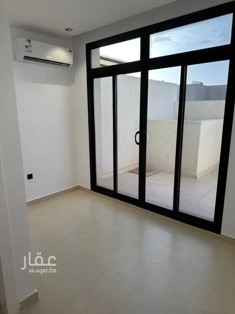 4 bedroom villa in Riyadh 11