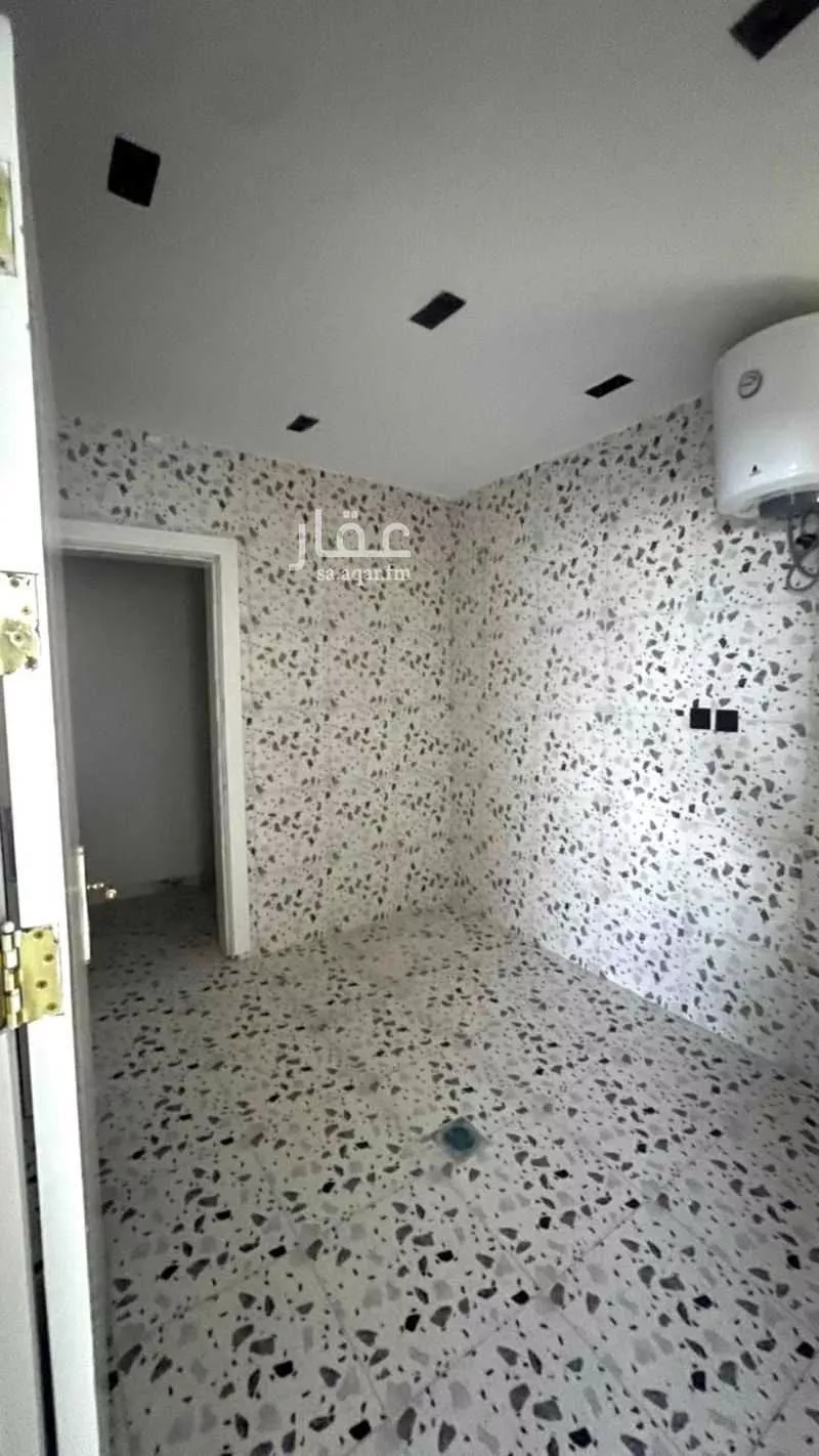 شقة 3 غرف في عرقة 8