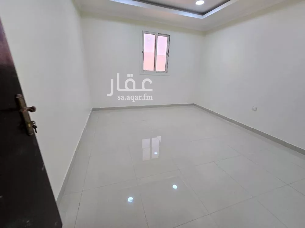 شقة 4 غرف في النور 9