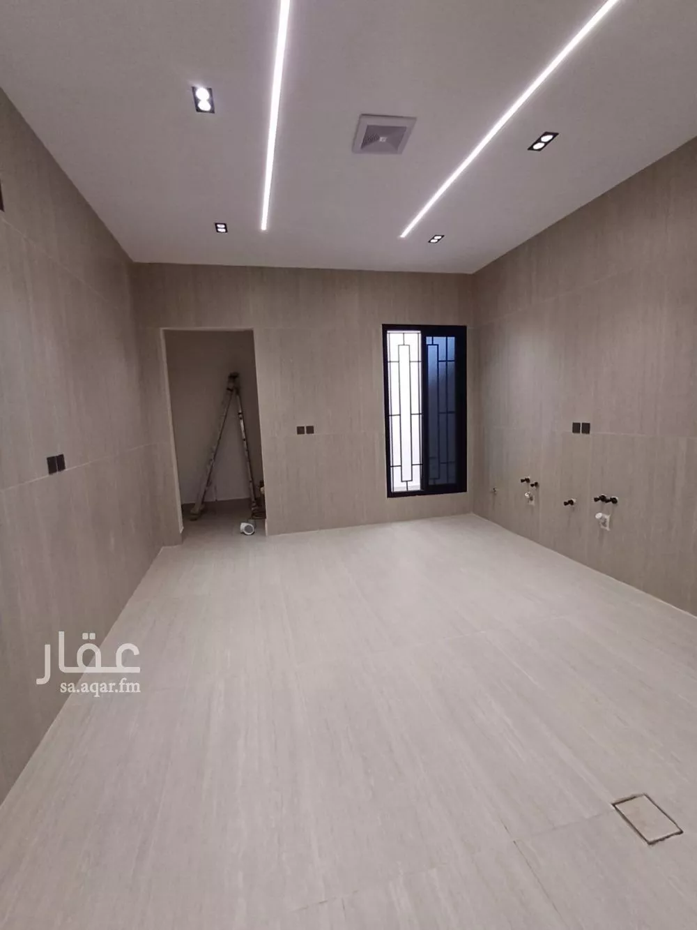 فيلا 6 غرف في البرية 12