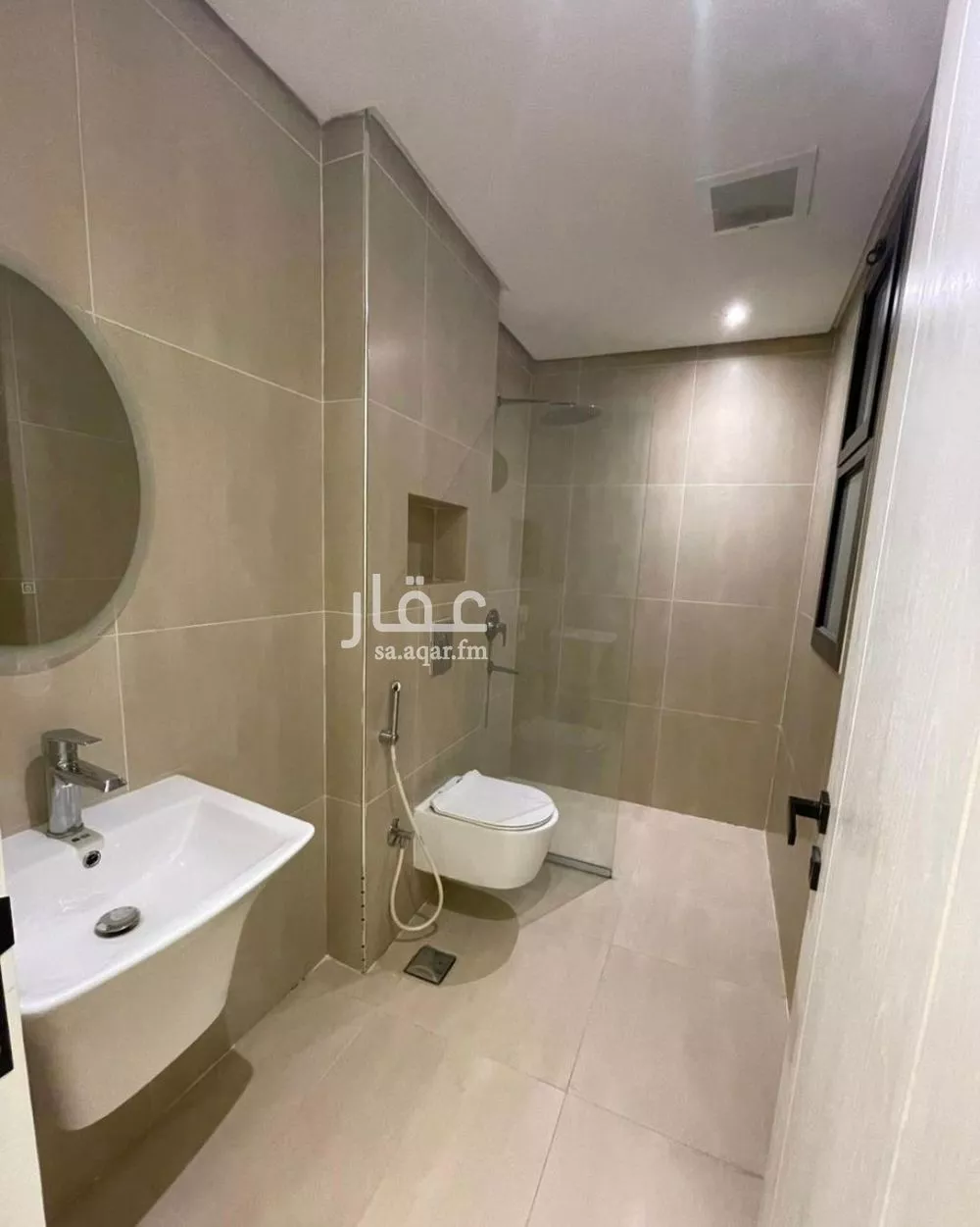 3 bedroom apartment in Al Malqa 7