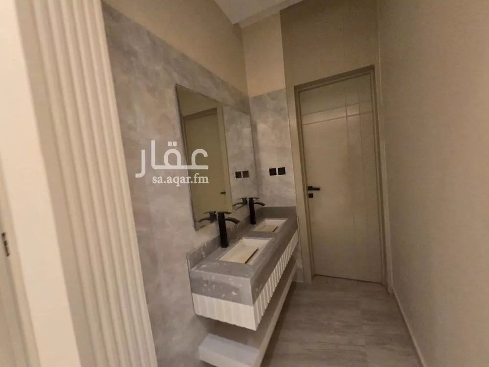 فيلا 5 غرف في العريجاء الغربية 12