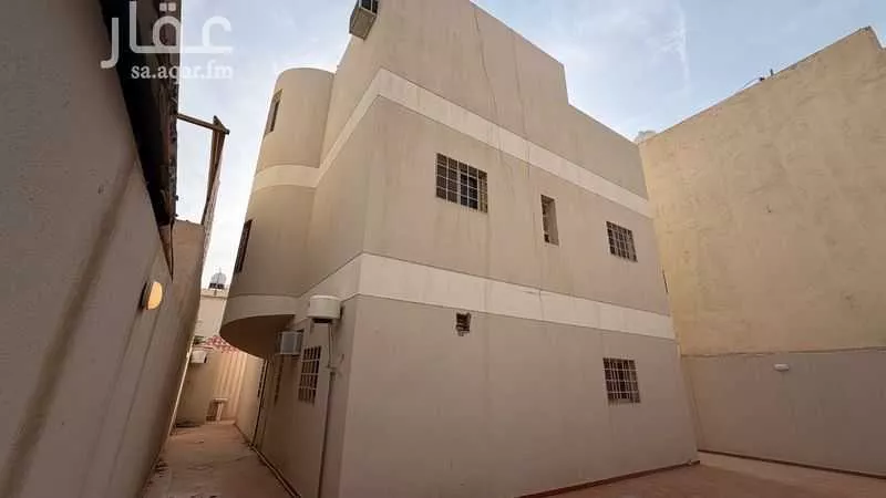 فيلا 4 غرف في المونسية 5