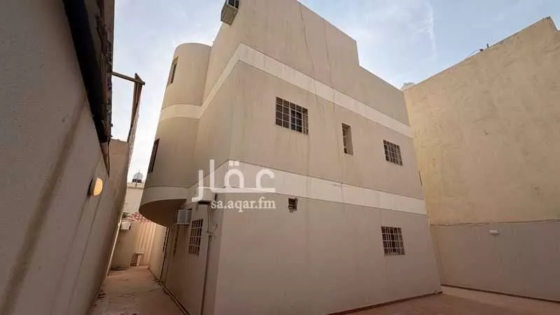 فيلا 4 غرف في المونسية 11