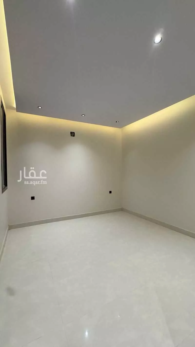 فيلا 4 غرف في الشرق 10