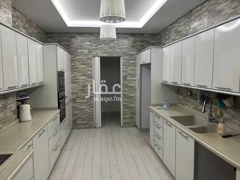 13 bedroom villa in King Fahd 3