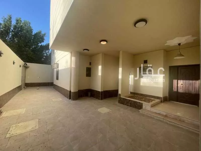 13 bedroom villa in King Fahd 4