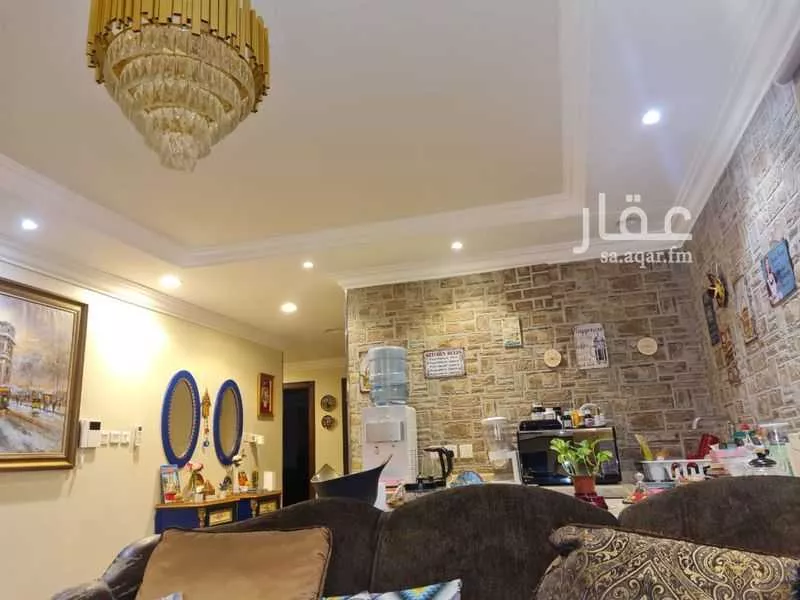 9 bedroom villa in Al Wadi 5