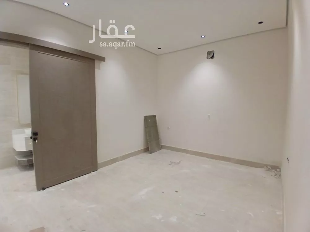 8 bedroom villa in As Sawari 4