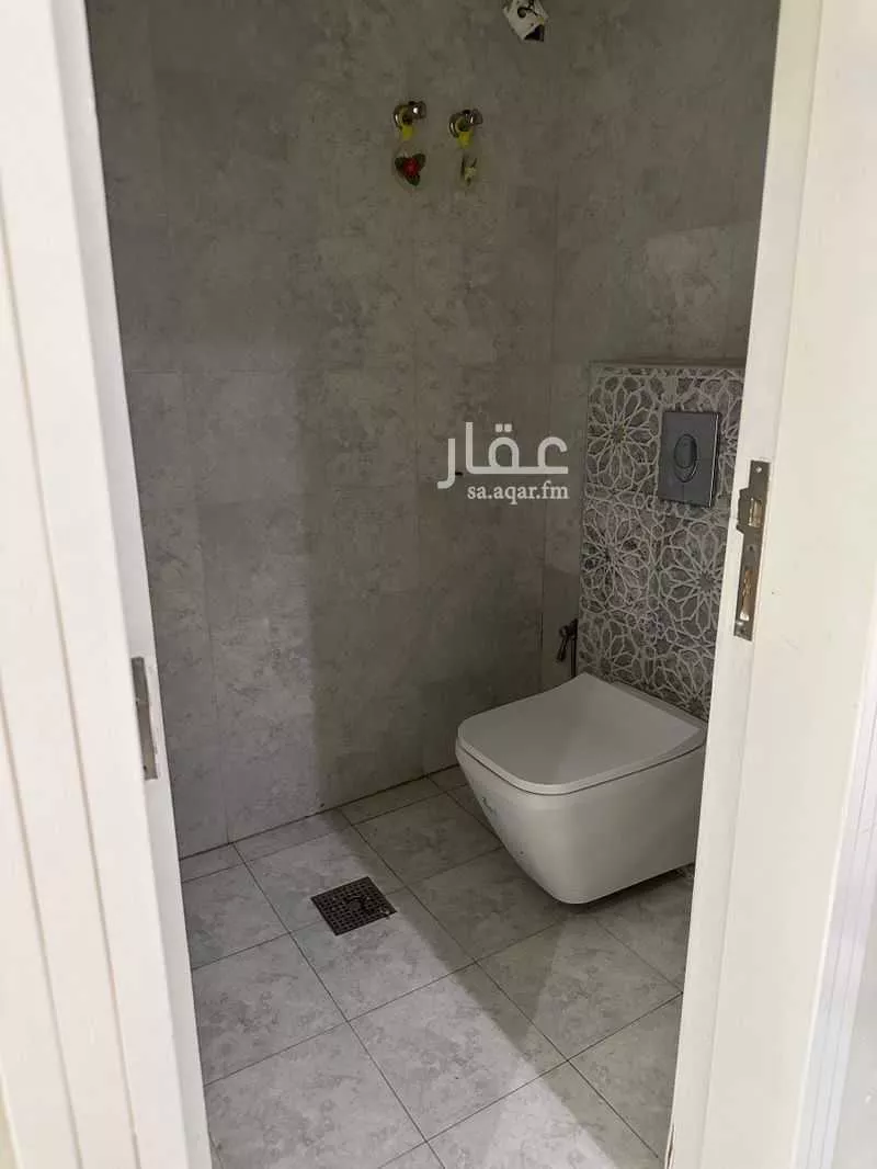 فيلا 4 غرف في الجنادرية 5
