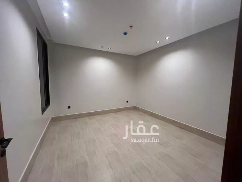 شقة 4 غرف في الحمرا 5