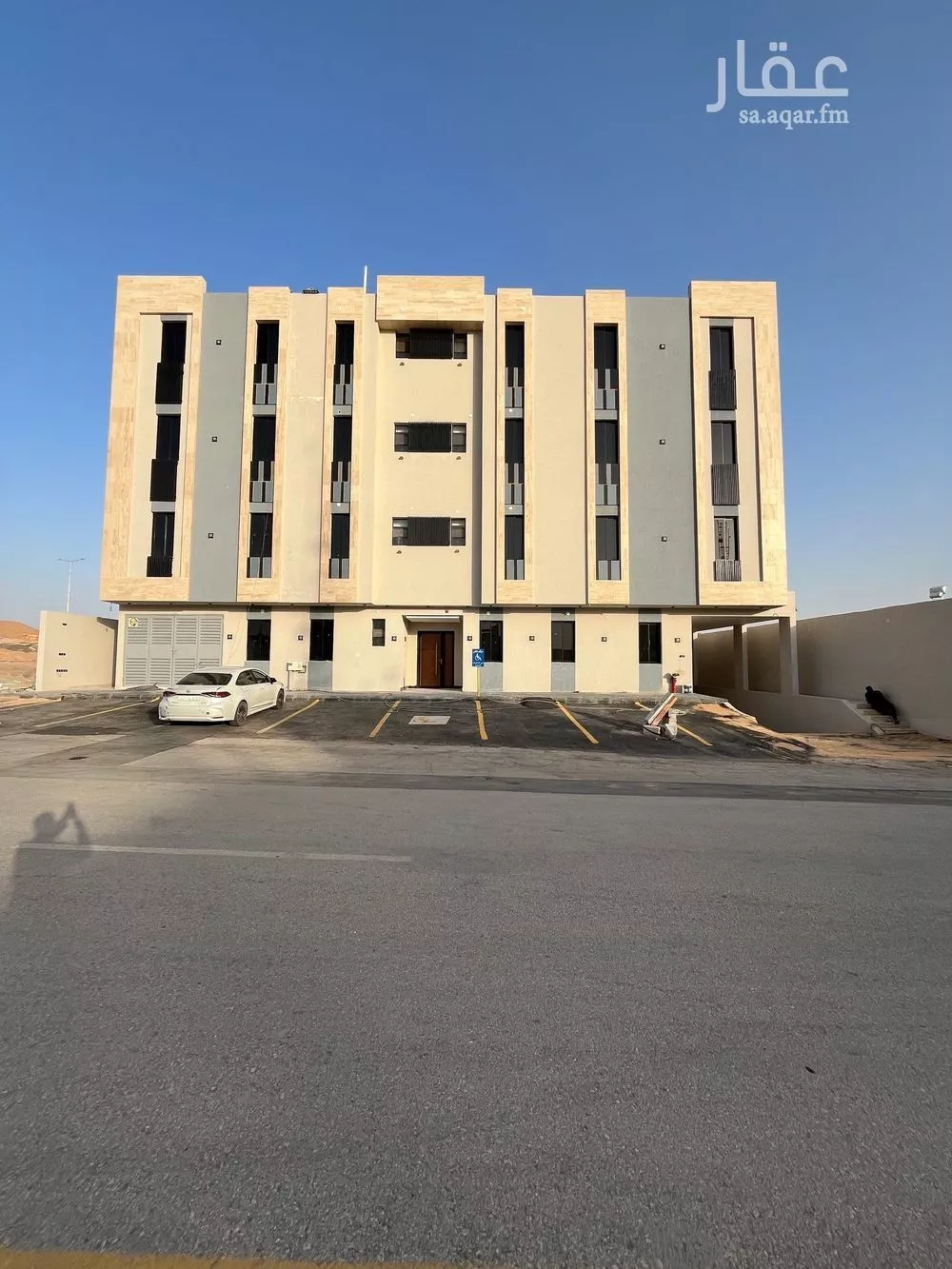 عمارة 893 م² في الجنادرية 2
