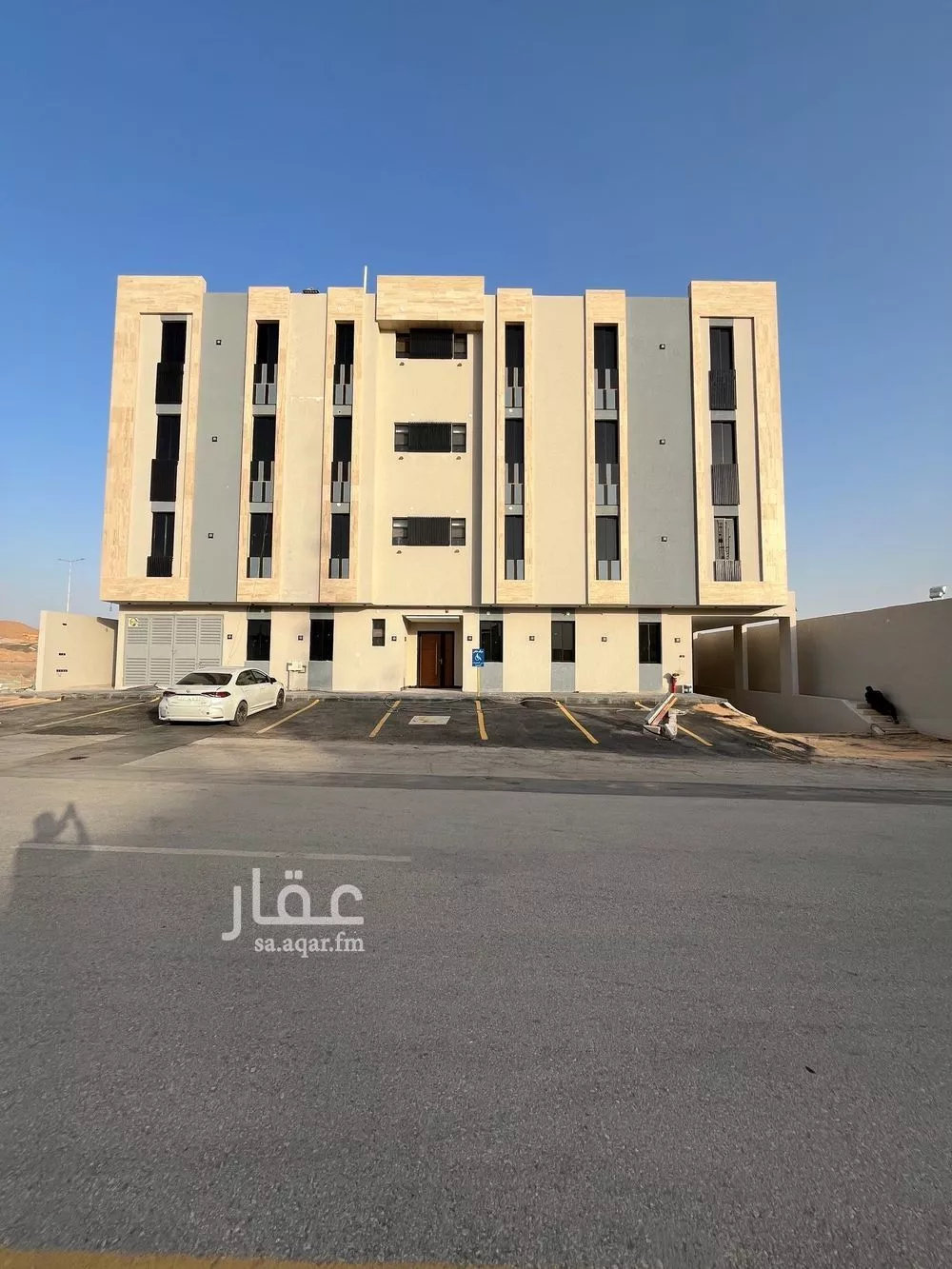 عمارة 893 م² في الجنادرية 18
