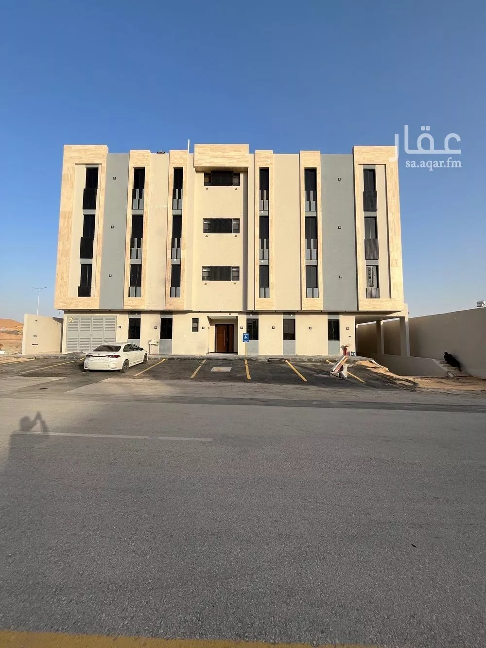عمارة 893 م² في الجنادرية 9